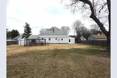 8 Chester St, Montague, MA 01376 - Photo 2