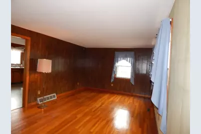 8 Chester St, Montague, MA 01376 - Photo 8