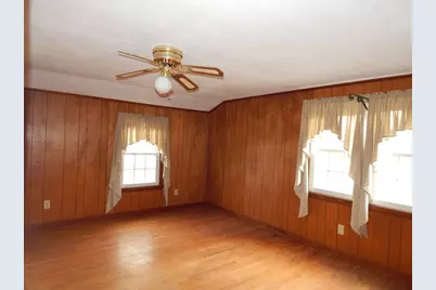 8 Chester St, Montague, MA 01376 - Photo 26