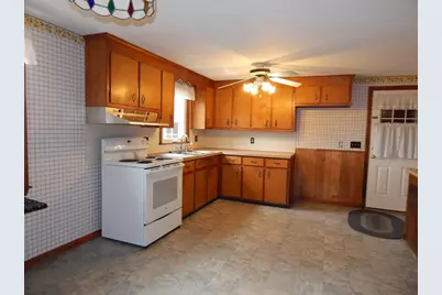 8 Chester St, Montague, MA 01376 - Photo 4