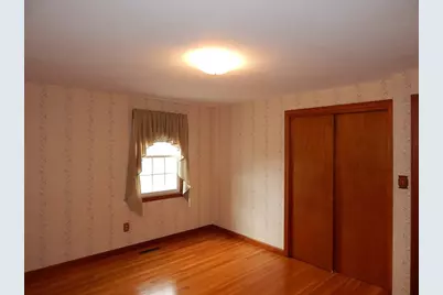 8 Chester St, Montague, MA 01376 - Photo 18