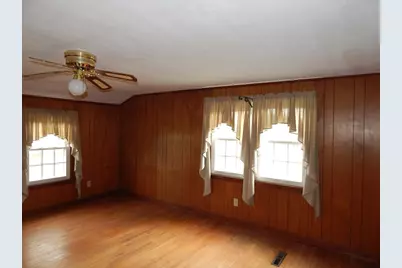 8 Chester St, Montague, MA 01376 - Photo 28