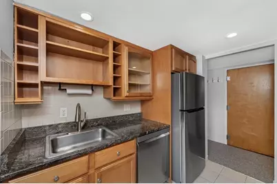 120 Commercial St #4-1, Boston, MA 02109 - Photo 2