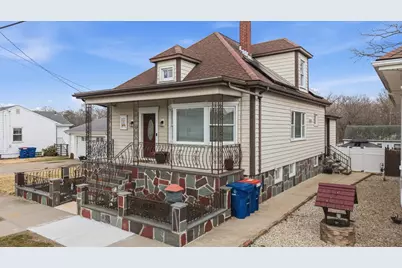 72 Rochambeau, New Bedford, MA 02745 - Photo 2