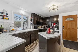 72 Rochambeau, New Bedford, MA 02745 - Photo 12