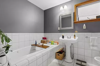 72 Rochambeau, New Bedford, MA 02745 - Photo 18