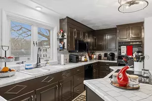 72 Rochambeau, New Bedford, MA 02745 - Photo 8