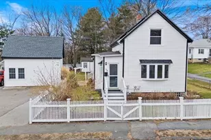 18 Sherman Pl, Woburn, MA 01801 - Photo 4