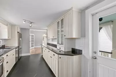 18 Sherman Pl, Woburn, MA 01801 - Photo 6