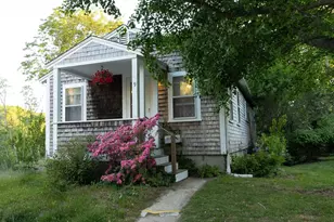 9 Cricket Ln, Falmouth, MA 02543 - Photo 2