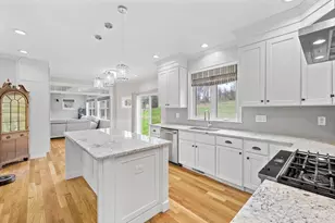 596 South St, Shrewsbury, MA 01545 - Photo 4