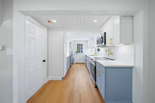 17 Hartford Ave W, Mendon, MA 01756 - Photo 6