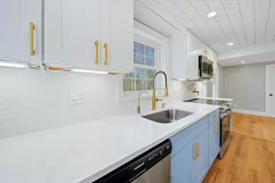 17 Hartford Ave W, Mendon, MA 01756 - Photo 10