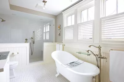 34 Pilgrim Rd, Newton, MA 02468 - Photo 14