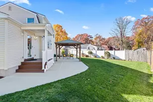 157 Wildwood Ave, Springfield, MA 01118 - Photo 2