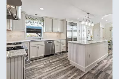 157 Wildwood Ave, Springfield, MA 01118 - Photo 4