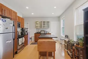 26 Chestnut Ave, Boston, MA 02130 - Photo 2