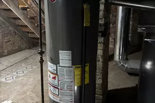 27 Chester St, Springfield, MA 01105 - Photo 18