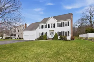 35 Paddock Dr, Plainville, MA 02762 - Photo 2