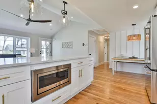 7 Christopher St, Newburyport, MA 01950 - Photo 16