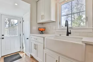 7 Christopher St, Newburyport, MA 01950 - Photo 14