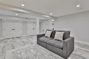 7 Christopher St, Newburyport, MA 01950 - Photo 28