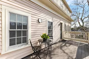 13 Linden St, Marblehead, MA 01945 - Photo 4