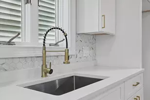 9 Cross St, Somerville, MA 02145 - Photo 6