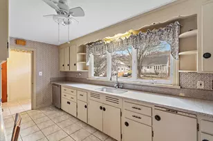 21 Trinity Ave, Worcester, MA 01605 - Photo 24