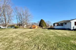 33 Whalon Ave, Swansea, MA 02777 - Photo 4