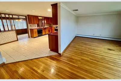 33 Whalon Ave, Swansea, MA 02777 - Photo 6