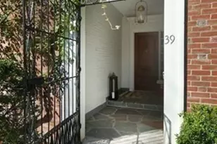 39 Worthington Rd, Brookline, MA 02446 - Photo 4