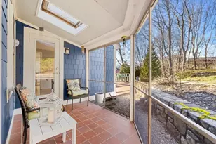 10 W Cottage St, Marblehead, MA 01945 - Photo 20