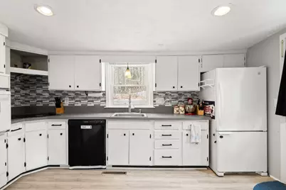 11 Carol Ave, Pembroke, MA 02359 - Photo 12