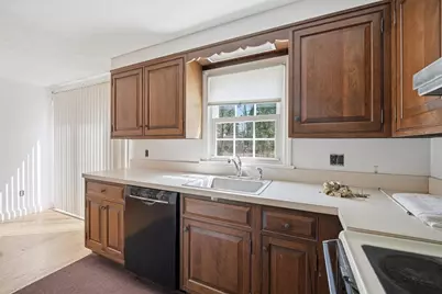 15 Kingoke Ln, Springfield, MA 01119 - Photo 10