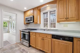 8 Monument Hill Rd, Chelmsford, MA 01824 - Photo 10