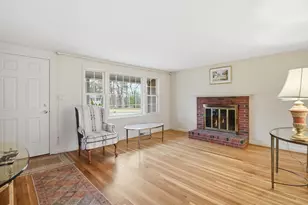 8 Monument Hill Rd, Chelmsford, MA 01824 - Photo 2