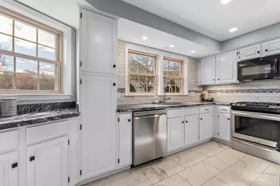 6 Hovey Pond Dr #6, Grafton, MA 01536 - Photo 8