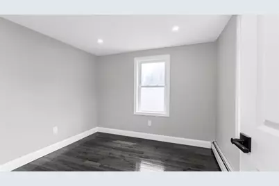 23 Lynn St, Peabody, MA 01960 - Photo 12