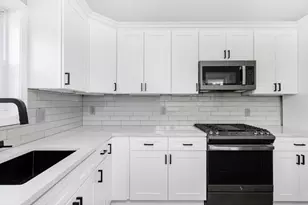 23 Lynn St, Peabody, MA 01960 - Photo 10