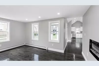 23 Lynn St, Peabody, MA 01960 - Photo 6