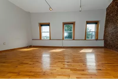 11 Savin Hill Ave, Boston, MA 02125 - Photo 8