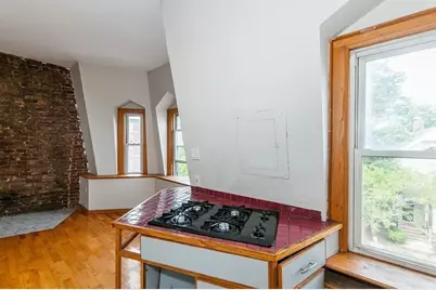 11 Savin Hill Ave, Boston, MA 02125 - Photo 6