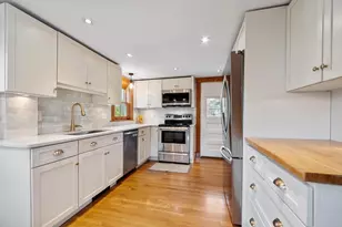 2 Lakeview Ave, Reading, MA 01867 - Photo 10