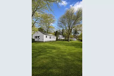 9 Mulberry Ln, Northborough, MA 01532 - Photo 2