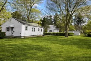 9 Mulberry Ln, Northborough, MA 01532 - Photo 2