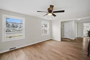 78 W Bay Path Terrace, Springfield, MA 01109 - Photo 8