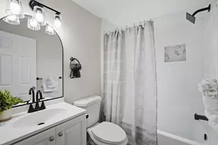 78 W Bay Path Terrace, Springfield, MA 01109 - Photo 24