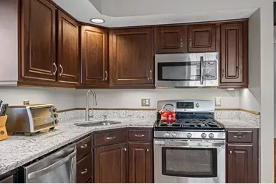75 Summer St #5, Salem, MA 01970 - Photo 4