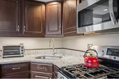 75 Summer St #5, Salem, MA 01970 - Photo 6